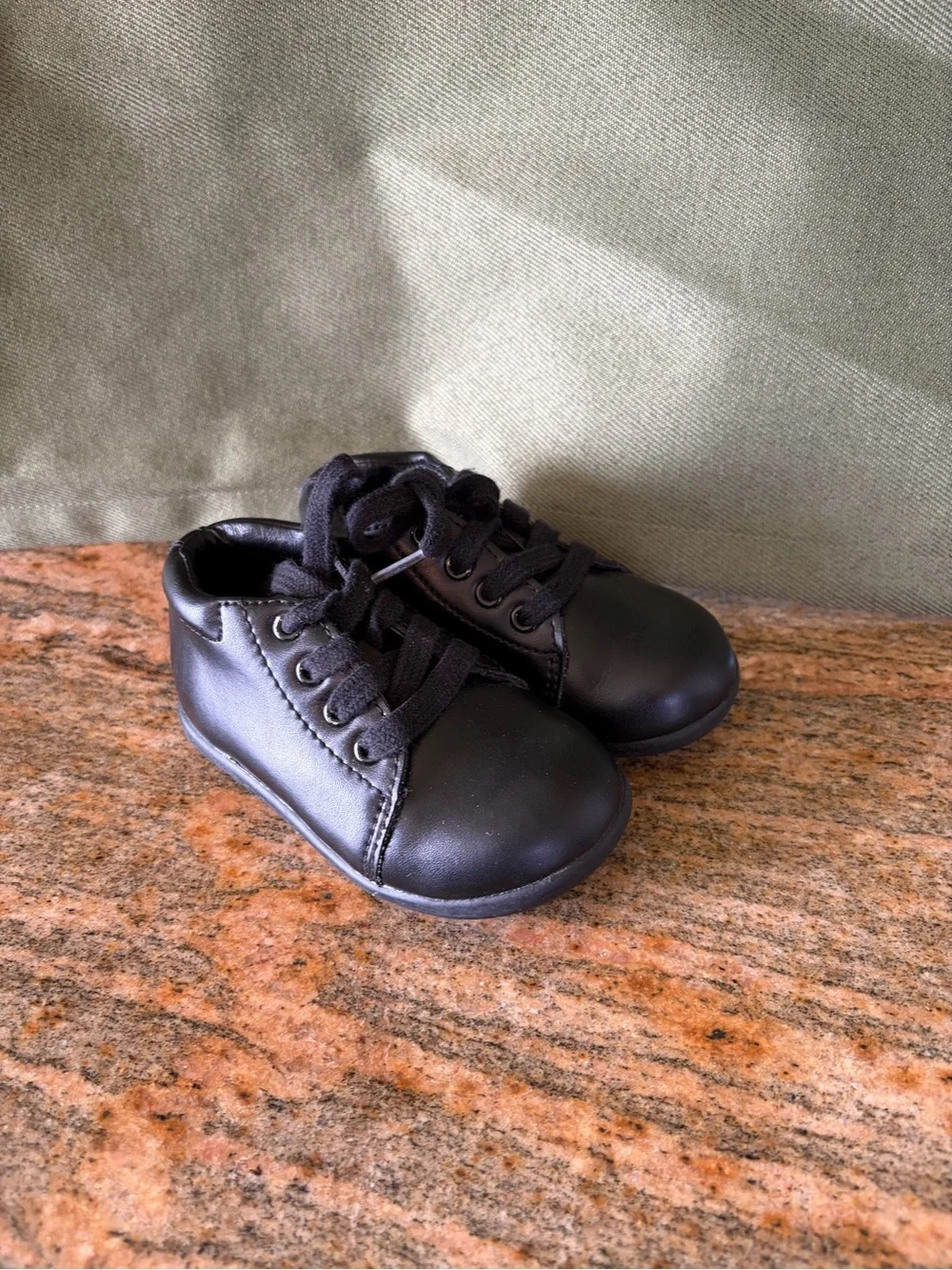 Stride Rite Kids Black Lace-Up Leatherette Shoes Size 5W